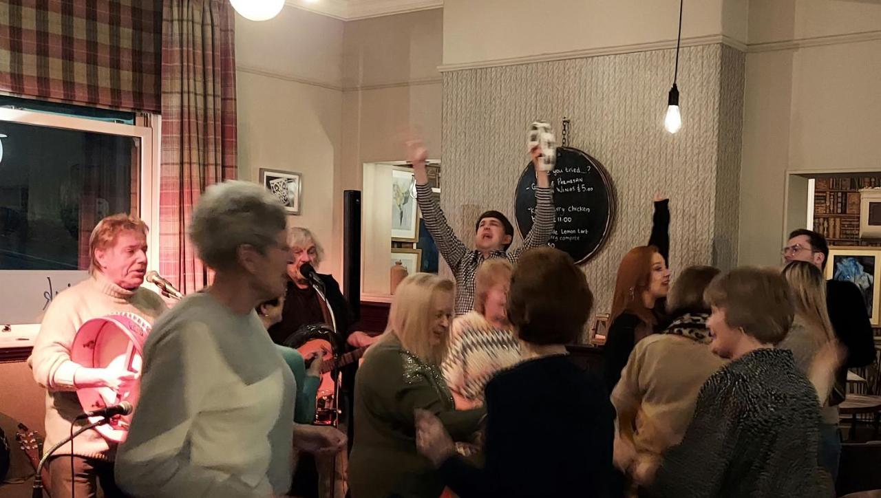 Hotel Trawden Arms Community Owned Pub Winewall Exteriér fotografie